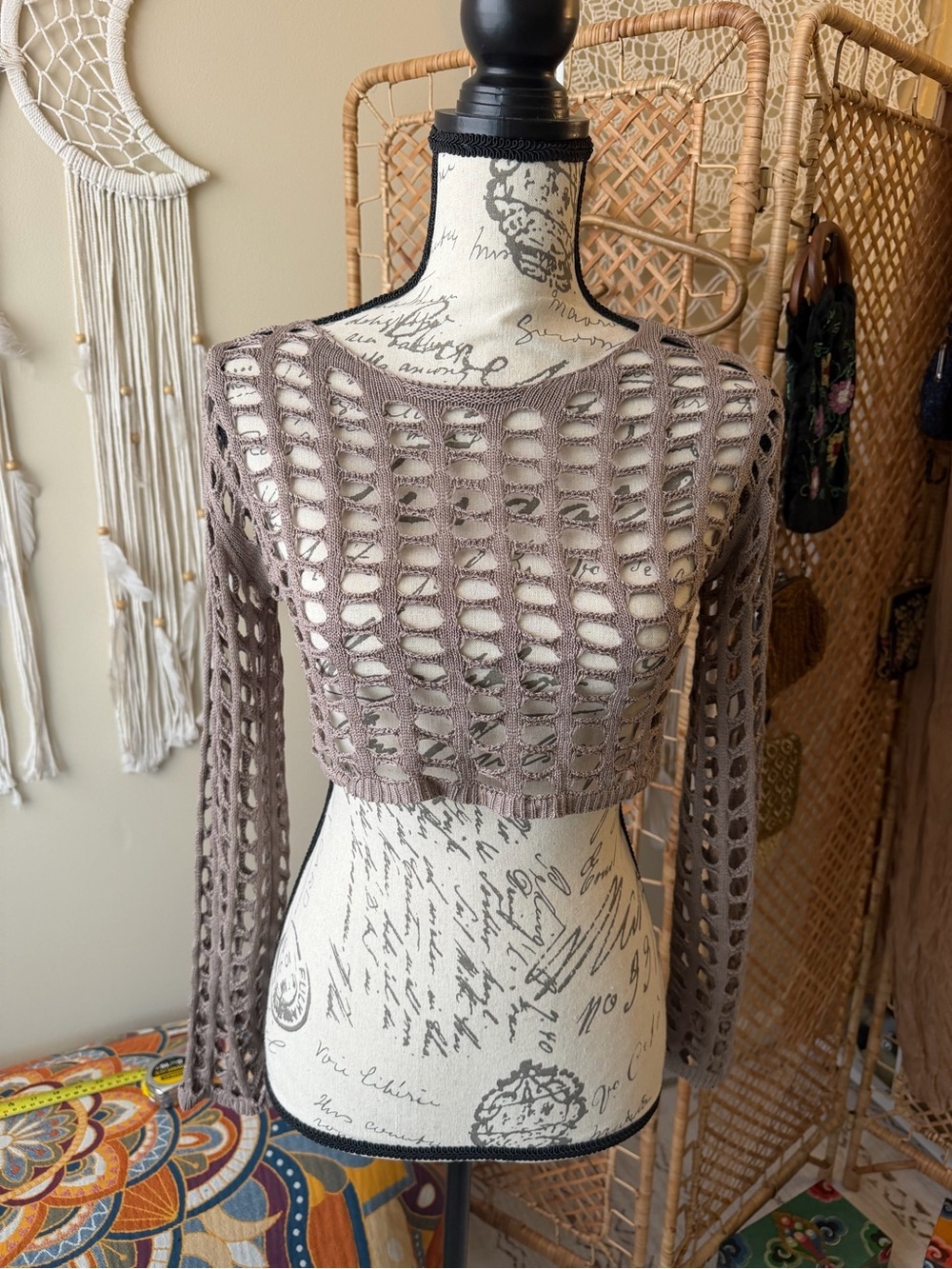 Open-Weave Long Sleeve Cropped Top in Taupe